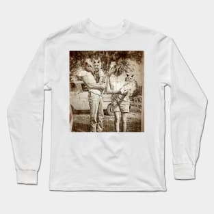 Familia Long Sleeve T-Shirt